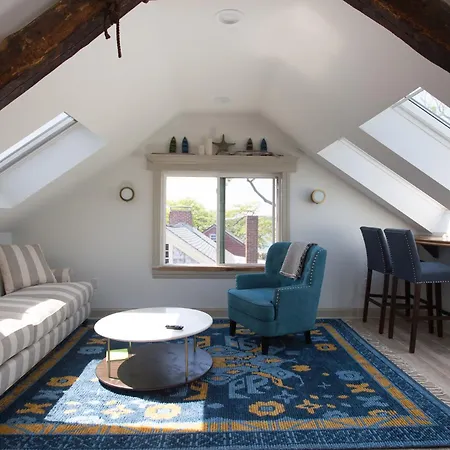The Crow'S Nest @ Rockport'S Sail Loft Apartment